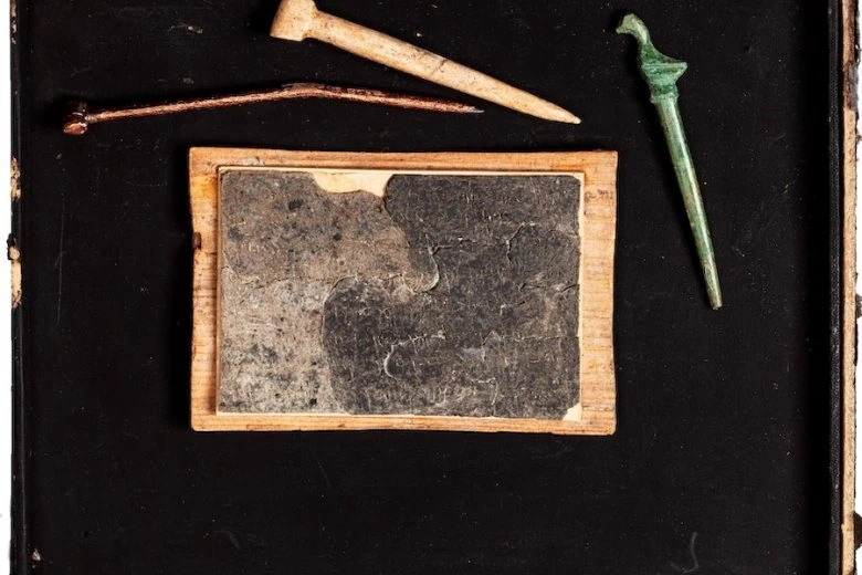 Composition of the exhibits of the exhibition "Writing Implements of Medieval Riga" (wax tablet and writing implements – styles).